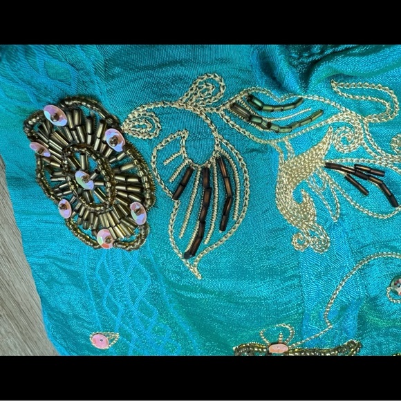 🆕🎁Gold embellished silk-like bright turquoise shoulder purse-vintage-like new - Picture 8 of 16